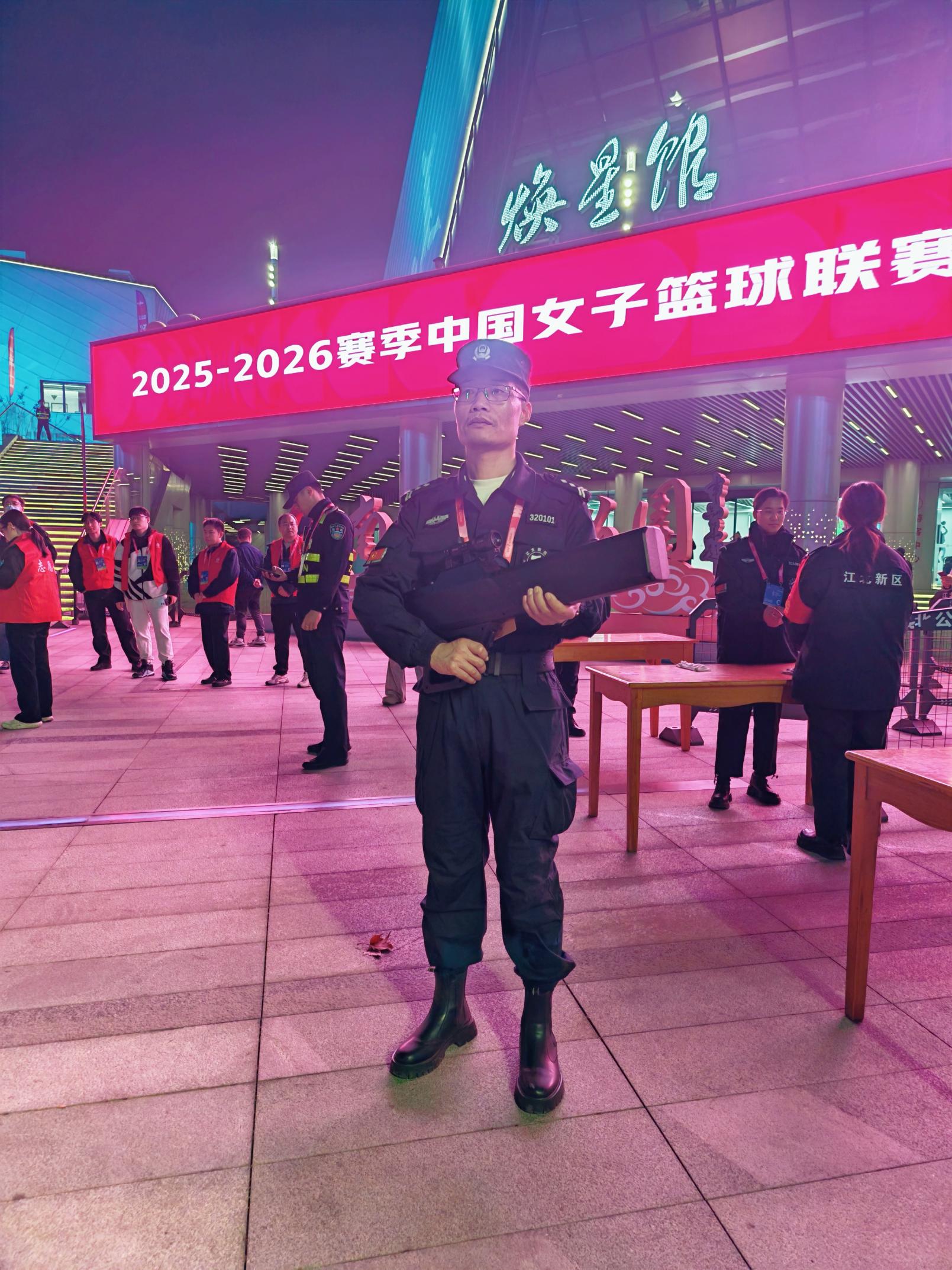 E:/25.12.10后 上傳網(wǎng)站留存/“保安衛(wèi)士”護(hù)航，熱血燃賽場(chǎng)！——南京市保安服務(wù)有限公司大廠分公司保障WCBA女籃聯(lián)賽激情開(kāi)燃/照片/微信圖片_20251211080736_275_1.jpg微信圖片_20251211080736_275_1