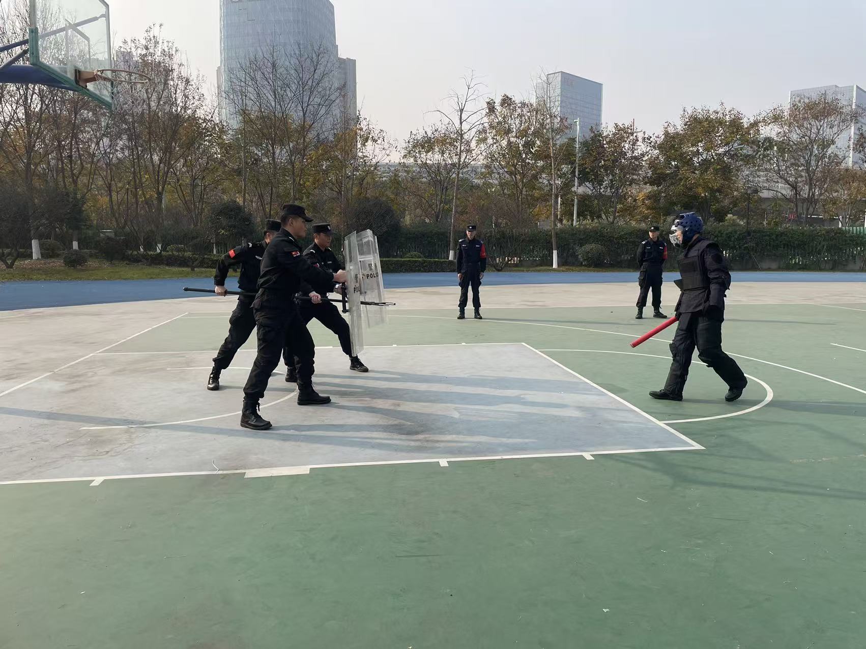 E:/25.12.10后 上傳網(wǎng)站留存/喜報(bào)！南京市保安服務(wù)有限公司建鄴分公司榮獲“校園最小應(yīng)急單元技能競賽”一等獎(jiǎng)/照片/ef12cf02b7bf17801f82f2d7cee6249a.jpgef12cf02b7bf17801f82f2d7cee6249a